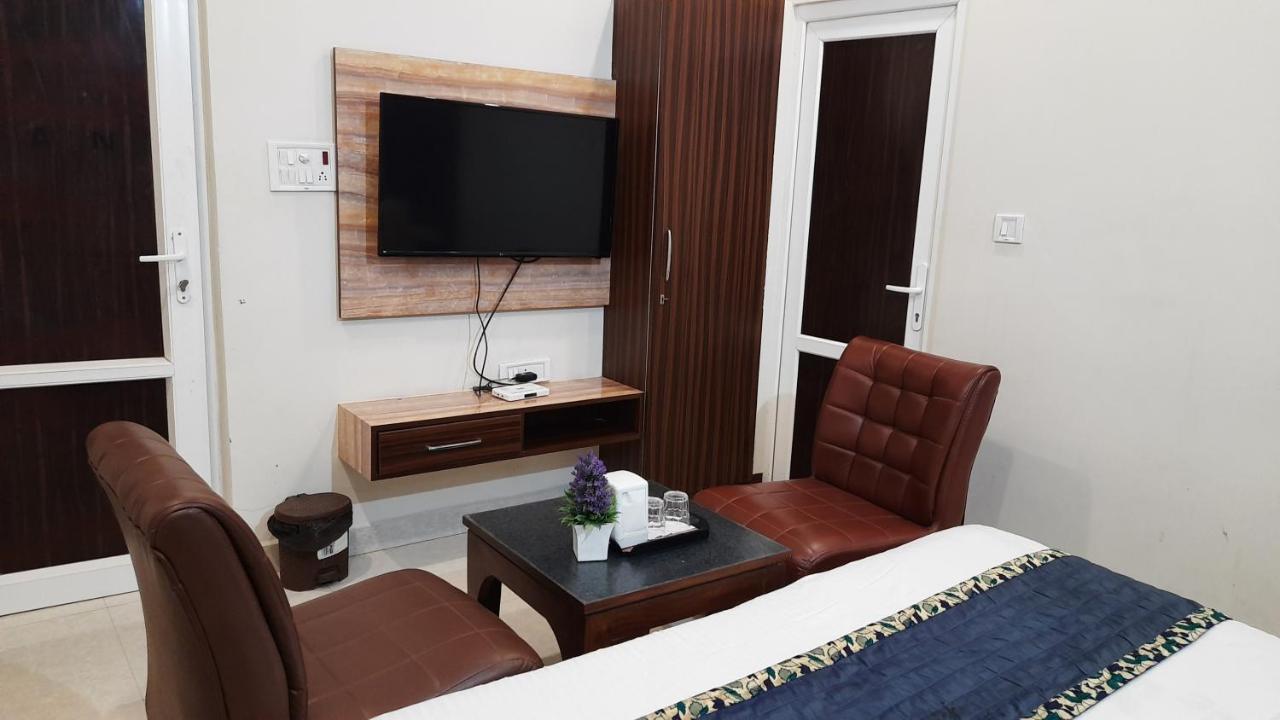 Hotel Ventures Inn Amritsar Buitenkant foto