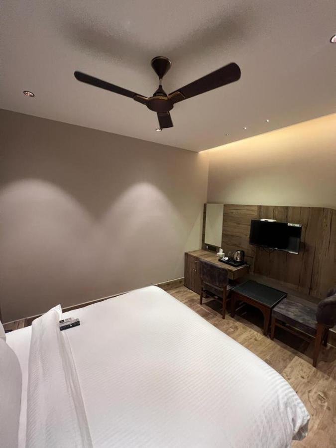 Hotel Ventures Inn Amritsar Buitenkant foto