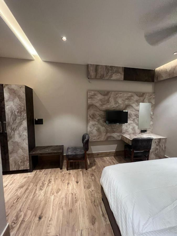 Hotel Ventures Inn Amritsar Buitenkant foto